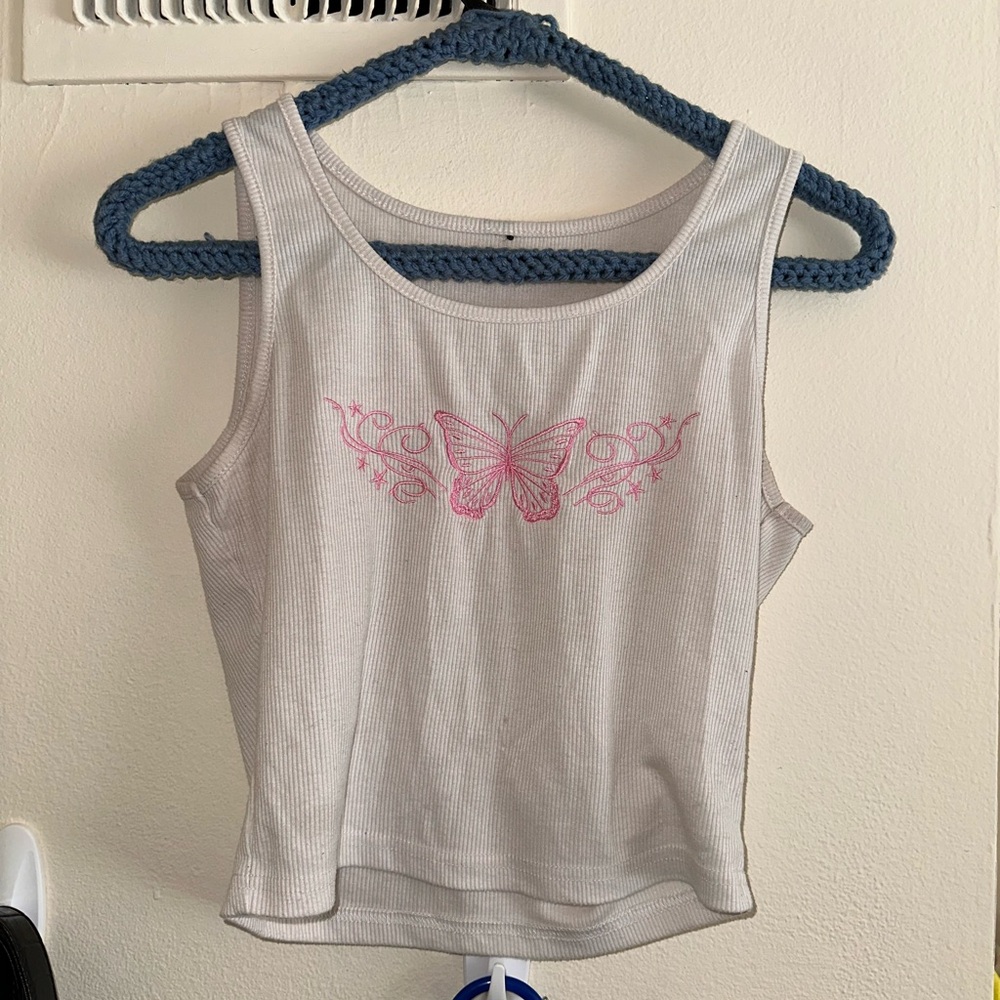 SHEIN White and Pink Fitted Crop Tank Top